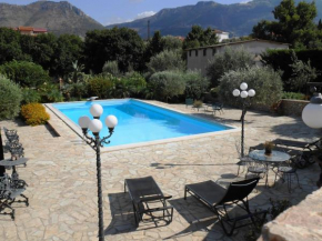 Отель B&B Al Giardino  Монреале